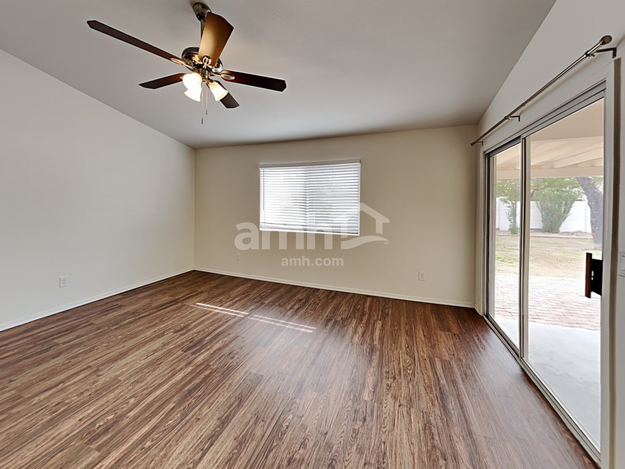 Building Photo - 8523 W Acapulco Ln