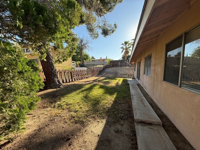 Building Photo - Victorville Green Tree Home- Refurbished 4 Bedrooms, 2 Bathrooms, New Paint,