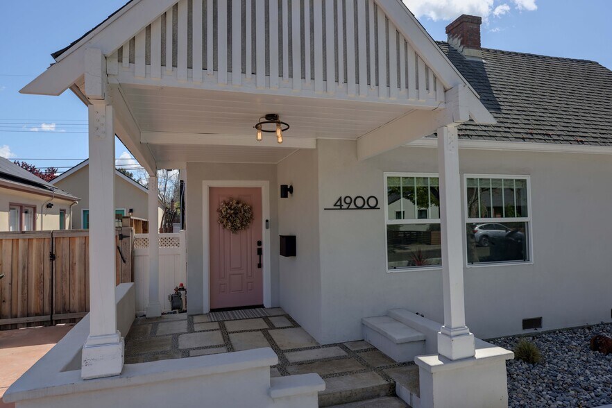 Building Photo - 4900 8th Ave