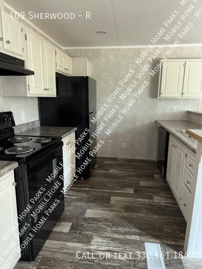 Building Photo - 409 Sherwood-R