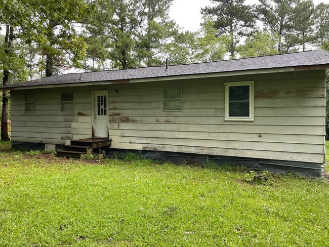 Building Photo - 3 BED, 2 BATH HOME LOCATED IN COUNTRY!