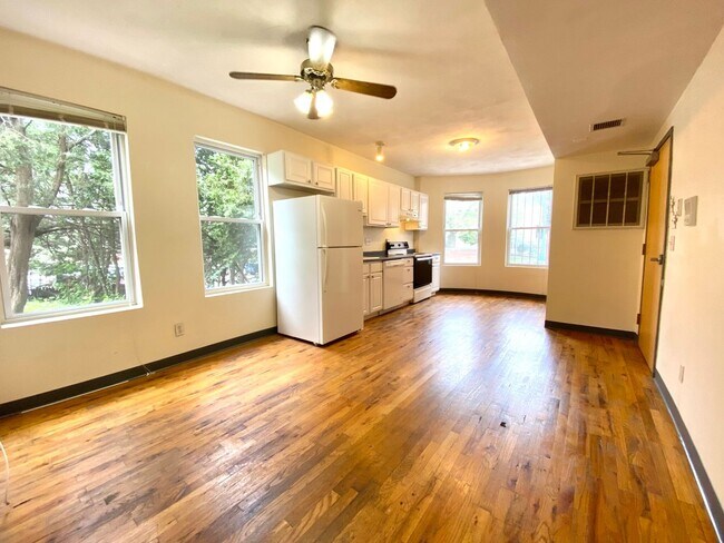 Building Photo - Huntington Ave. 2 Bed