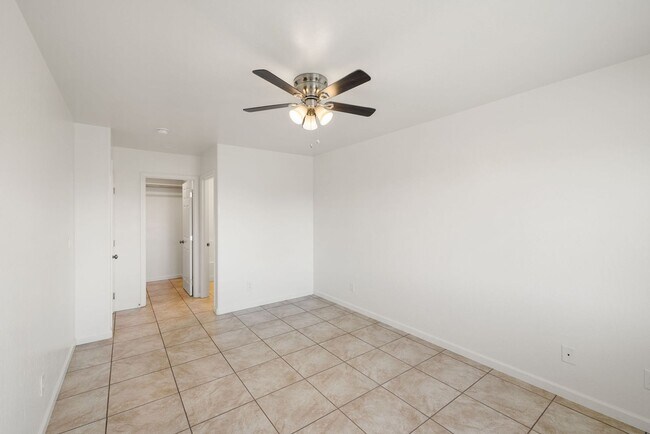 Building Photo - 4441 N Miner Rd