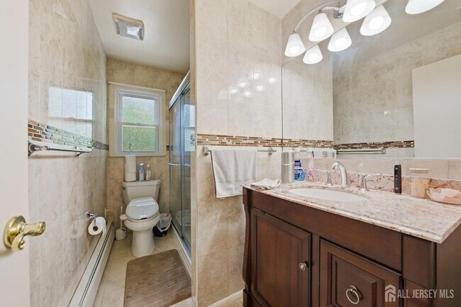 Building Photo - 34 Ventnor Dr