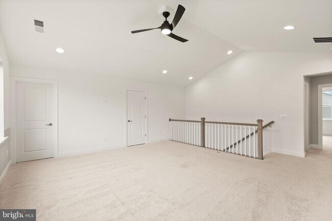 Building Photo - 121 Cowbird St