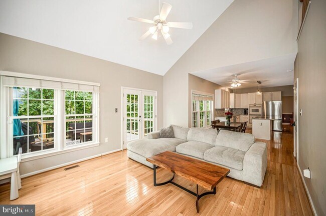 Building Photo - 15385 Windsong Ln