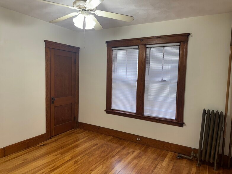 Building Photo - 49 Houghton St