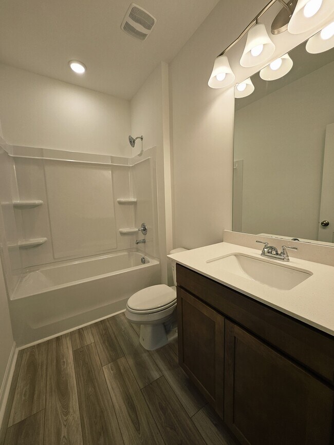 Building Photo - 128 Rosebush Ln