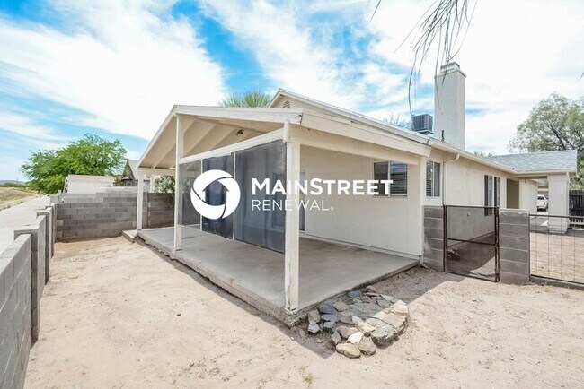 Building Photo - 3 Bedroom Pet-Friendly Home in Tucson, AZ with Main Street Renewal