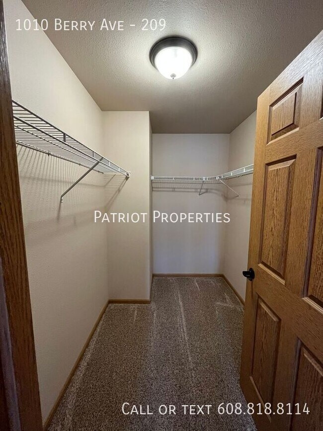 Building Photo - 1010 Berry Ave