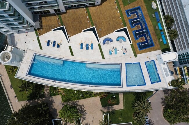 Building Photo - 92 SW 3rd St