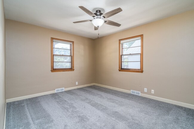 Building Photo - Single Family Home - Located Near Campus