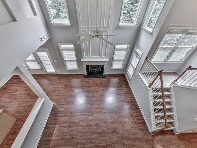 Building Photo - 408 Sixes Dr