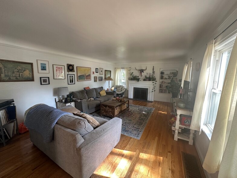 Primary Photo - 1392 Reed St