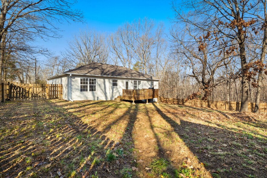 Building Photo - 13 Orleton Ln