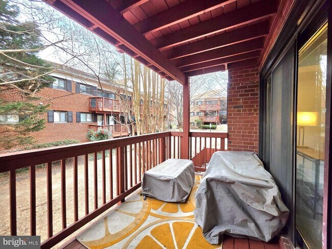 Building Photo - 2700 Dartmouth Rd