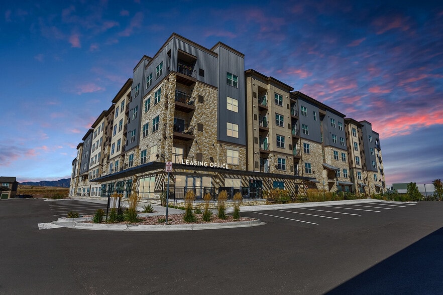 Leasing Office at Dusk - Flatiron Flats Apartments