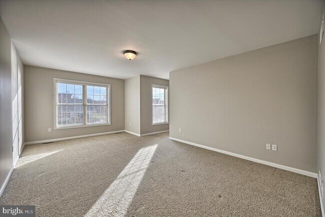 Building Photo - 2086 Deer Run Dr