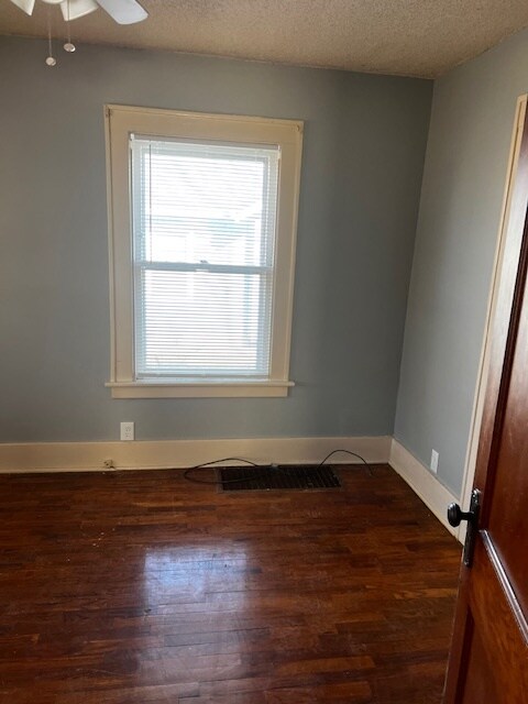 Building Photo - 1208 SW Woodward Ave