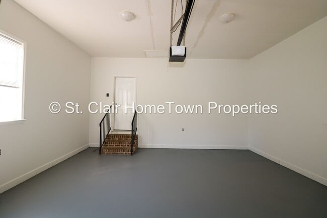 Building Photo - Great Family Home