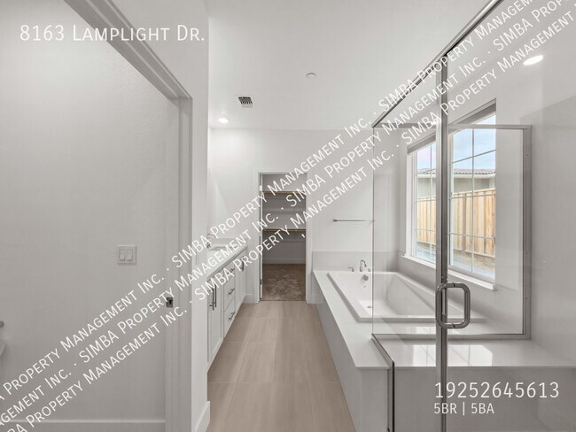 Building Photo - 8163 Lamplight Dr