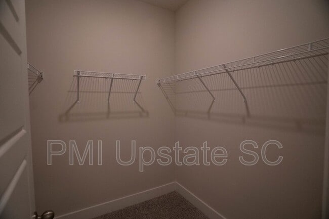 Building Photo - 35 Galley Ln