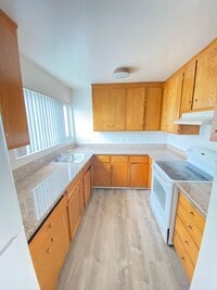Building Photo - 262Price