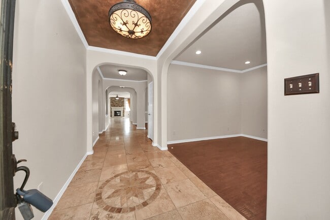 Building Photo - 1805 Jasmine Hollow Ln