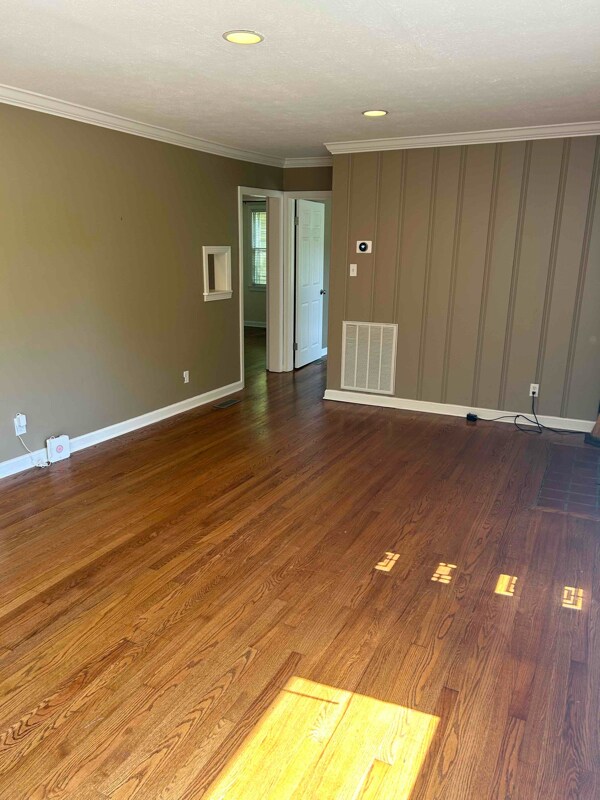 Building Photo - 4503 Woodlawn Pike