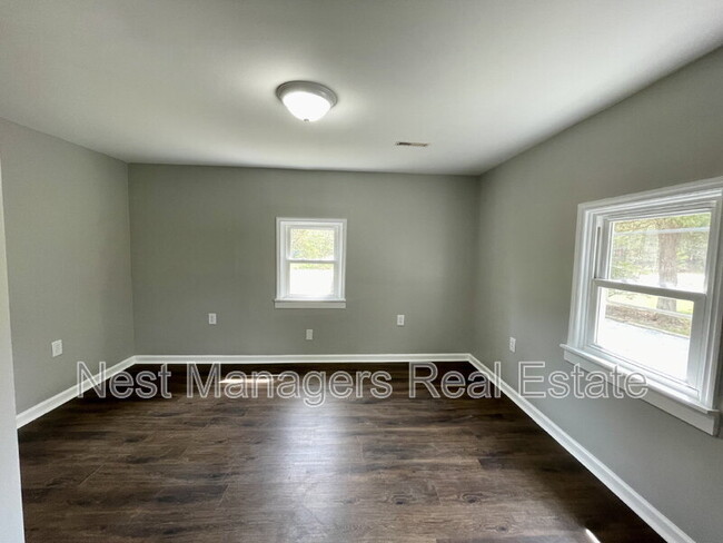 Building Photo - 318 Grimes St