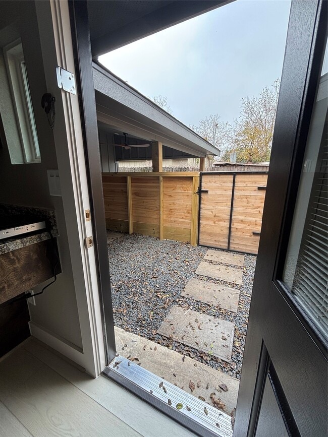 Building Photo - 430 Hutcheson St