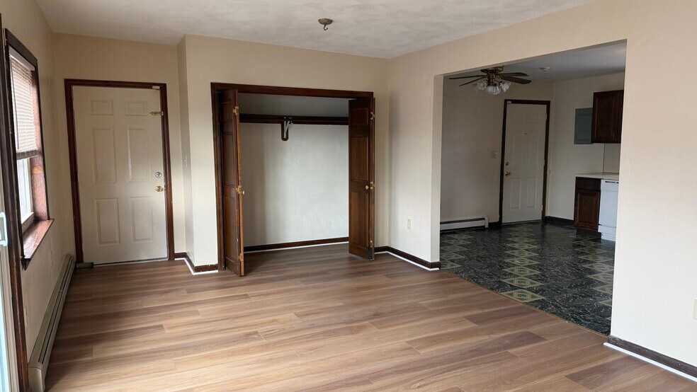 Building Photo - 541 Revere St