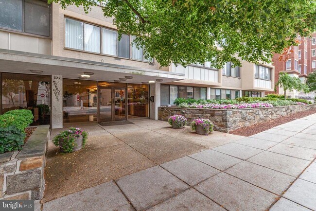 Building Photo - 522 21st St NW