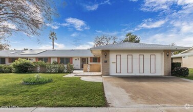 Building Photo - 10207 W Kingswood Cir
