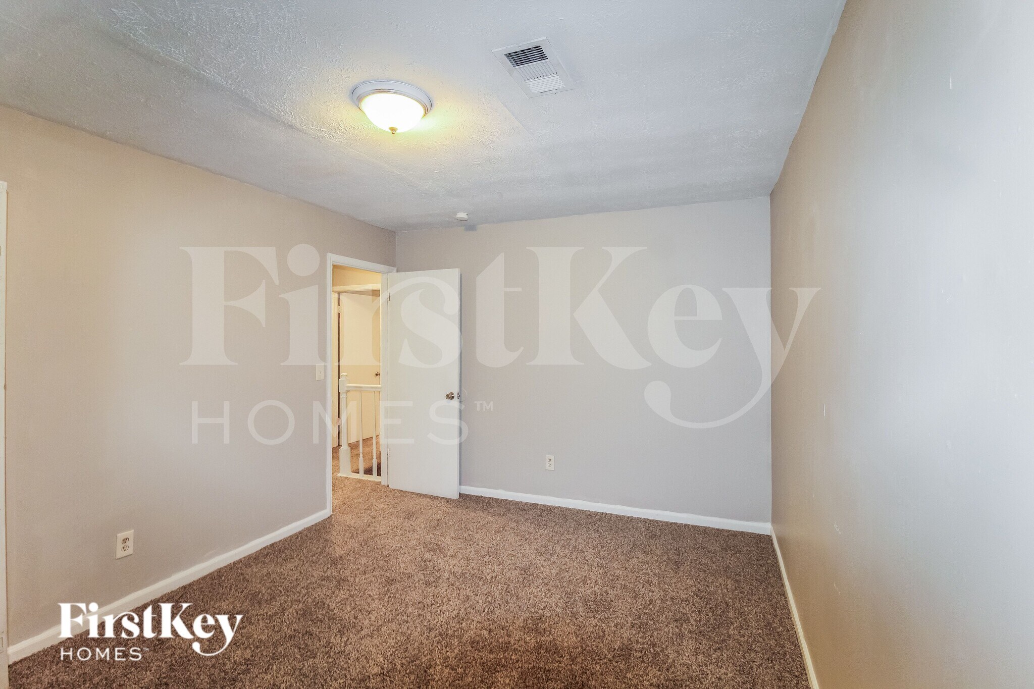 Building Photo - 6719 Timbers E Dr