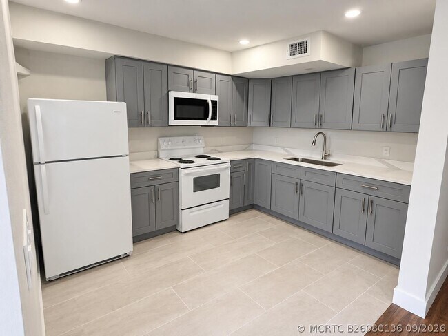 Building Photo - 626 NW 179th St