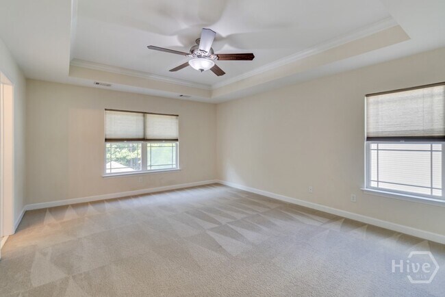 Building Photo - 127 Magnolia Dr