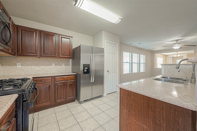 Building Photo - 7814 Crestbrook Manor Ln