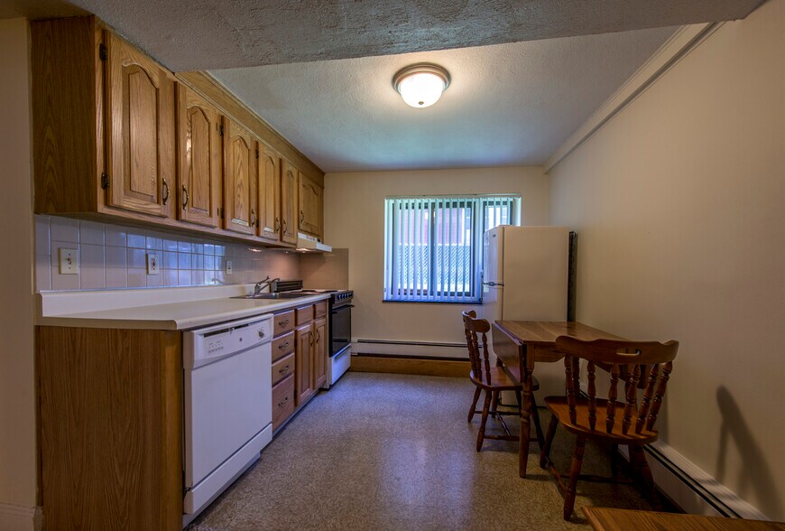 Building Photo - 9 Chester St