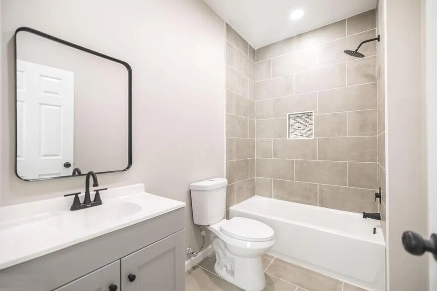 Building Photo - 2607 Beech Ave Ln