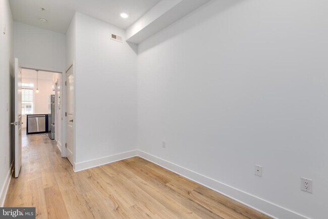 Building Photo - 1535 N 6th St