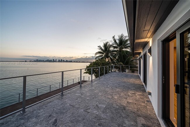 Building Photo - 1351 Bay Terrace