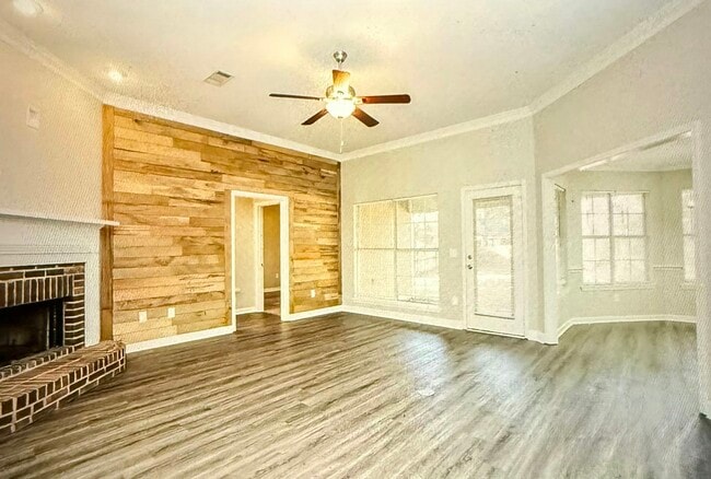 Building Photo - 260 Chestnut Dr