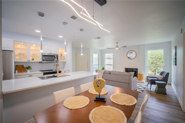 Building Photo - 10616 Mellow Meadow Dr