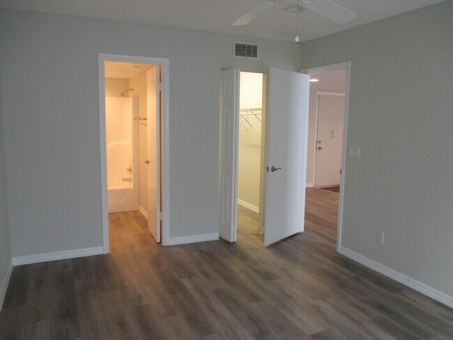 Building Photo - 106 Lake Evelyn Dr