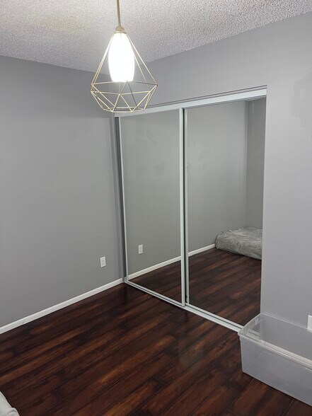 Building Photo - 3725 S Mill Ave