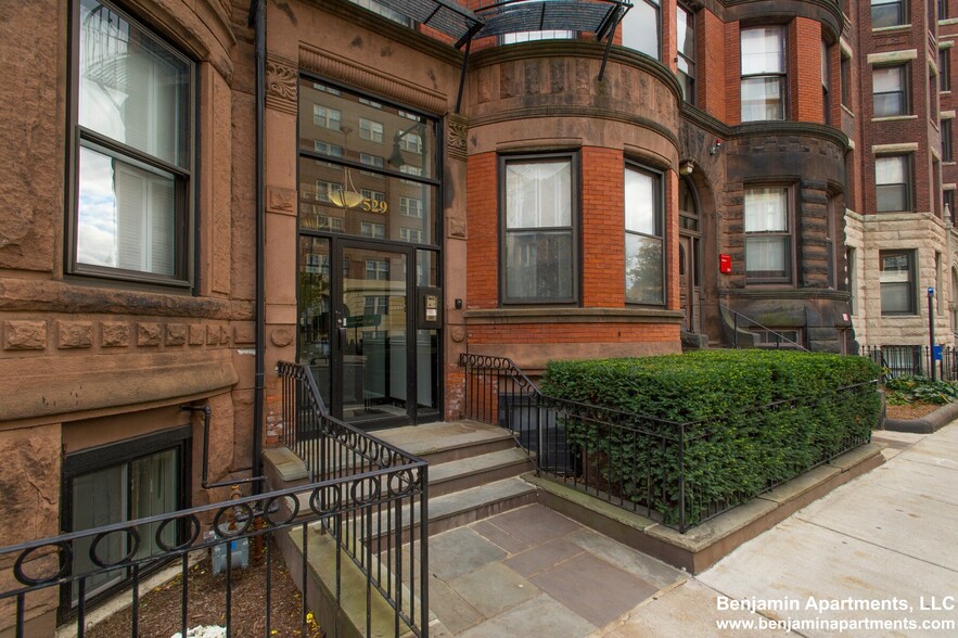Building Photo - 511 Beacon St