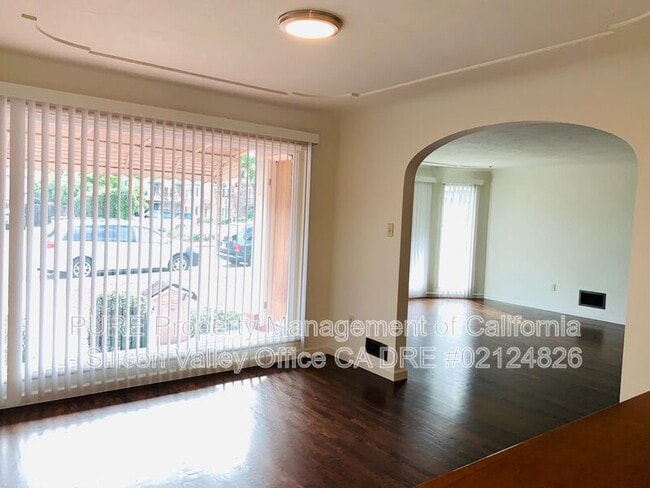 Building Photo - 444 Tyrella Ave