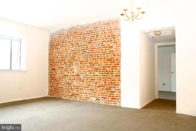 Building Photo - 2031 South St