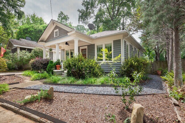 Building Photo - Beautiful 2bd/2ba Bungelow in Kirkwood wit...